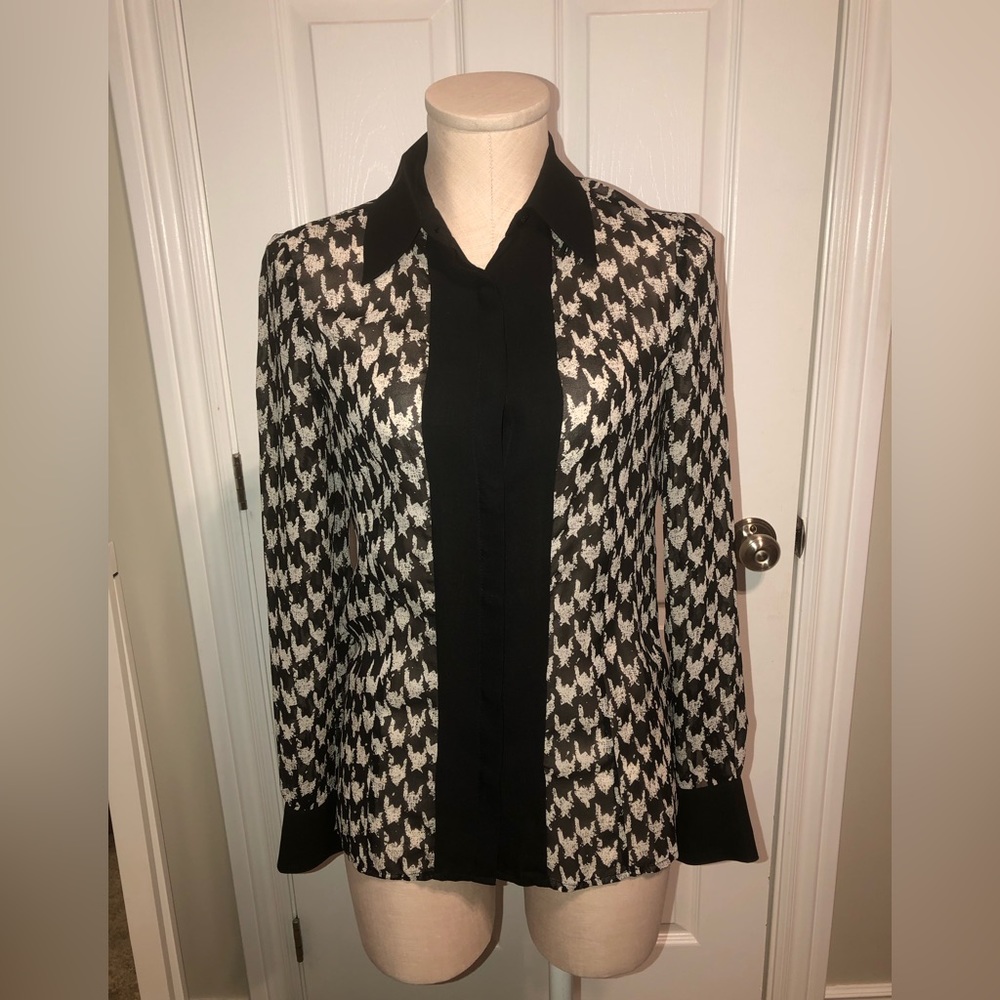3/$40 Marciano 100% silk Houndstooth Blouse